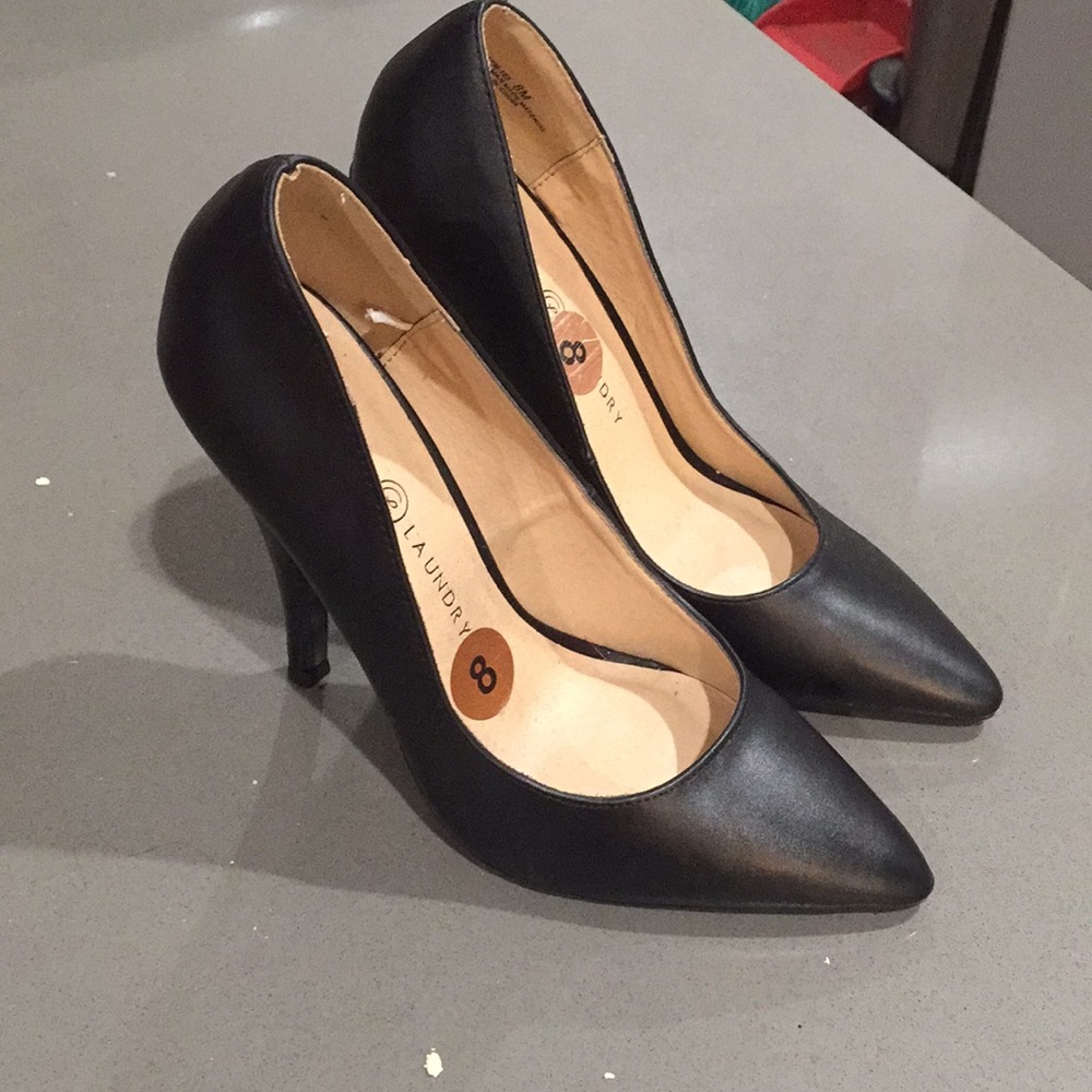 Chinese & laundry shoes black size 8
